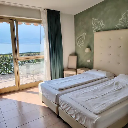 Astor Hotel 4*