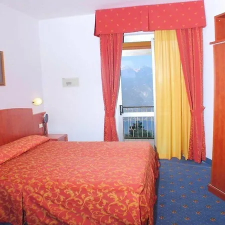 Astor Hotel 4*