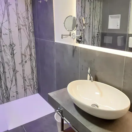 Astor شقة