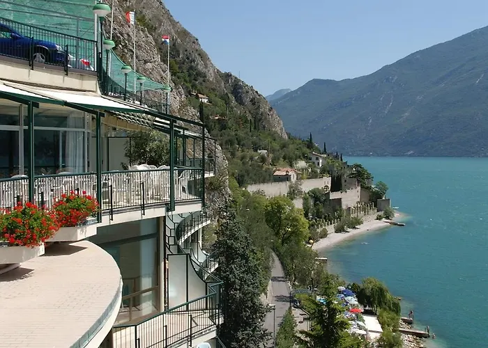 מלון Astor לימונה סול גרדה