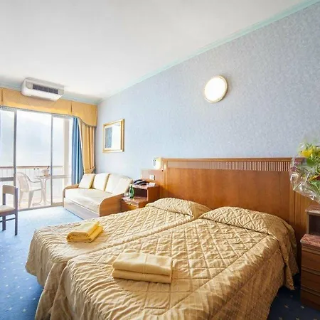 Astor Hotel 4*