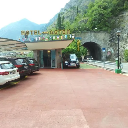 Astor 4*