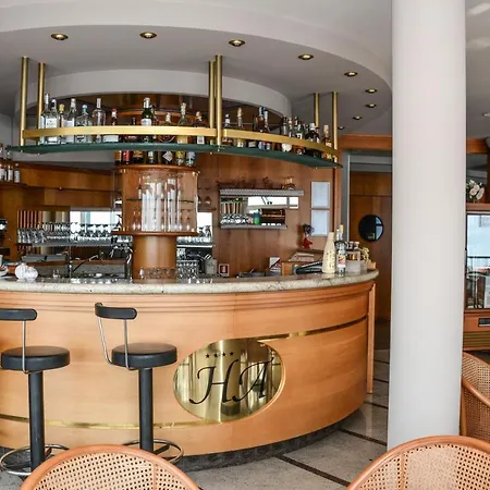 Astor Hotel 4*