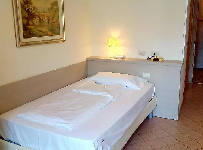 Astor Hotel 4*